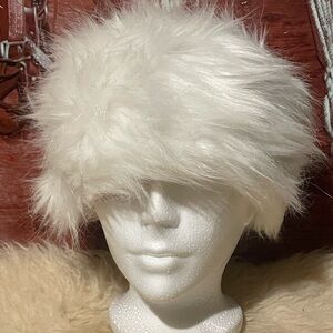 New white faux fur hat